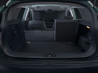 Zavazadlový prostor nového modelu Hyundai BAYON s rozdělením v poměru 60/40.